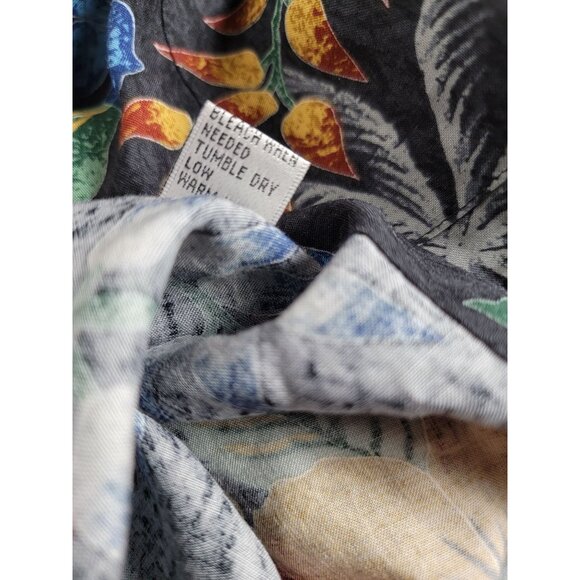 Vintage Pierre Cardin Mens XL Hawaiian Floral Button-Up Shirt Black Rayon Casual - Picture 5 of 8